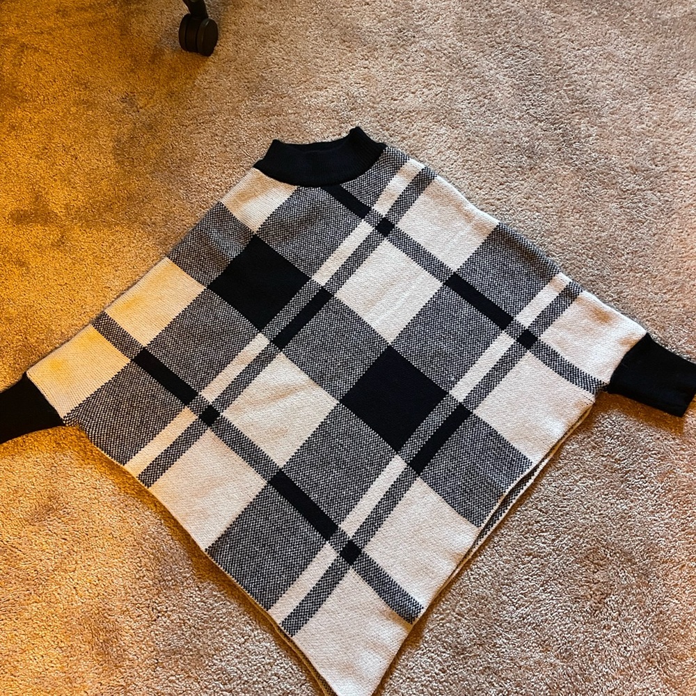 SHEIN Monochrome Checkered Poncho - Picture 3 of 3
